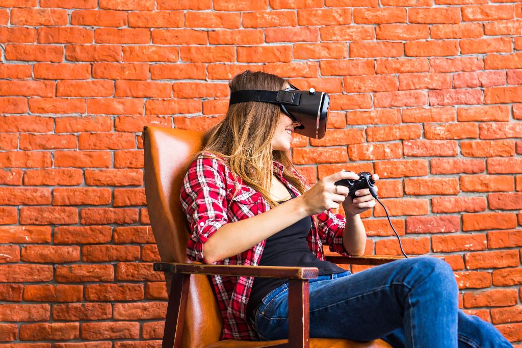 Woman play the video game with oculus rift